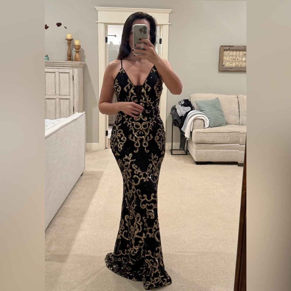 NWT BETSY & ADAM BLACK GOLD SEQUIN FORMAL PROM DRESS BALL GOWN SIZE 4